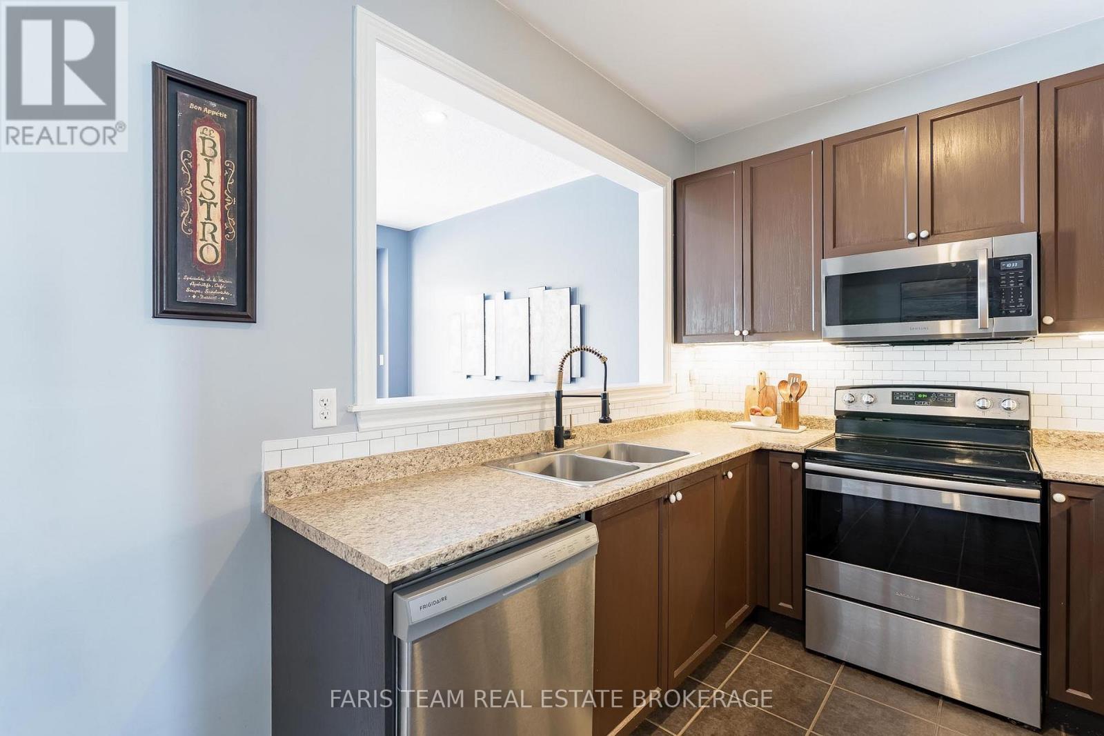 80 Blanchard Crescent, Essa, Ontario  L3W 0M9 - Photo 6 - N12719782