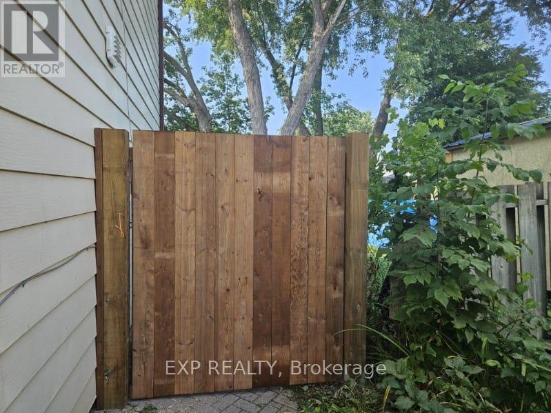 B - 350 Tampa Drive, Georgina, Ontario  L4P 3A4 - Photo 10 - N12719784