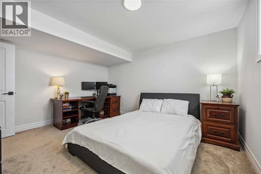 640 Sweetbay Crescent, Sarnia, Ontario  N7S 0B3 - Photo 21 - 26001649