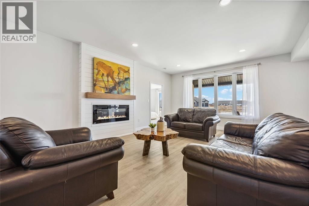 640 Sweetbay Crescent, Sarnia, Ontario  N7S 0B3 - Photo 4 - 26001649