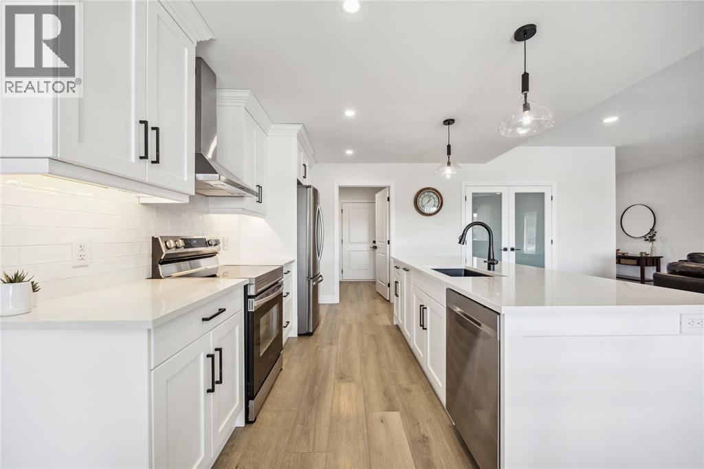 640 Sweetbay Crescent, Sarnia, Ontario  N7S 0B3 - Photo 8 - 26001649