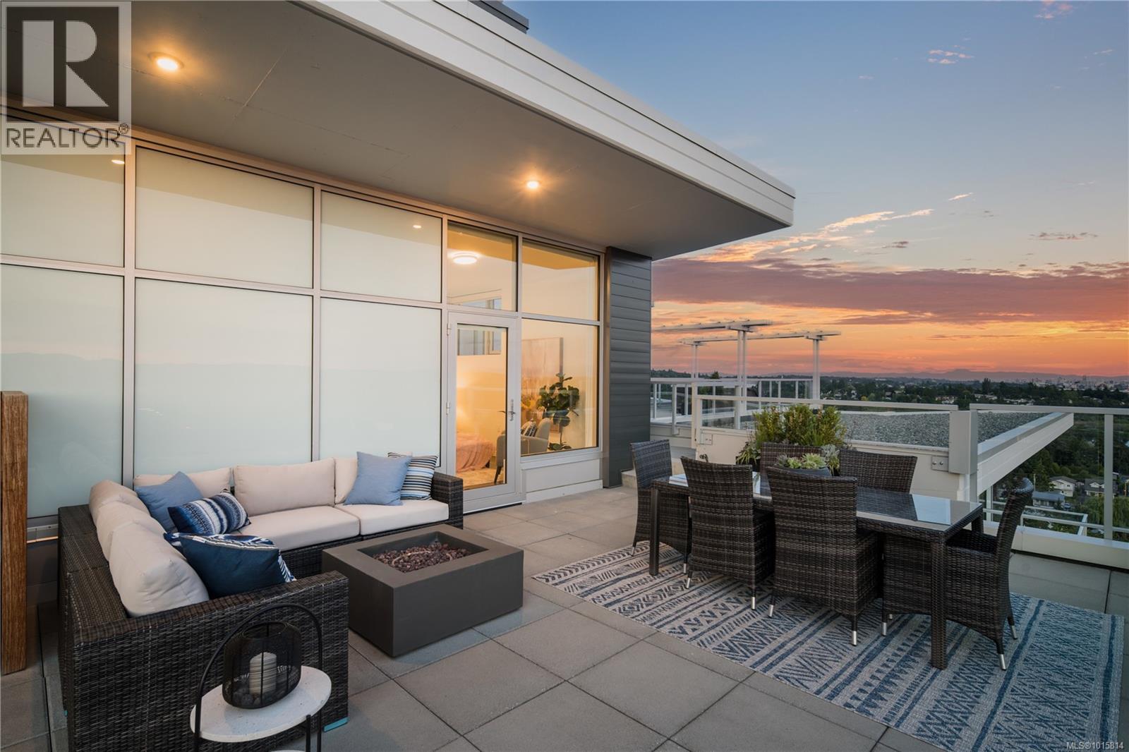 PH902 4009 Rainbow Hill Lane, Saanich, British Columbia