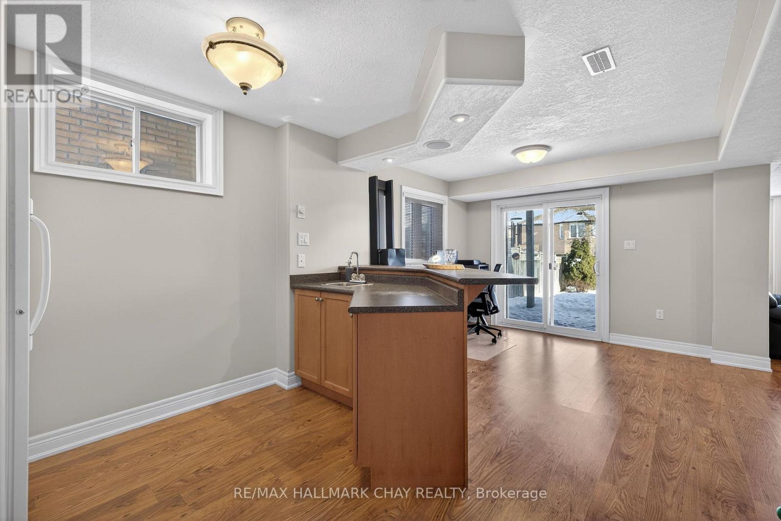 75 Smith Street, Bradford West Gwillimbury, Ontario  L3Z 3E3 - Photo 33 - N12718942