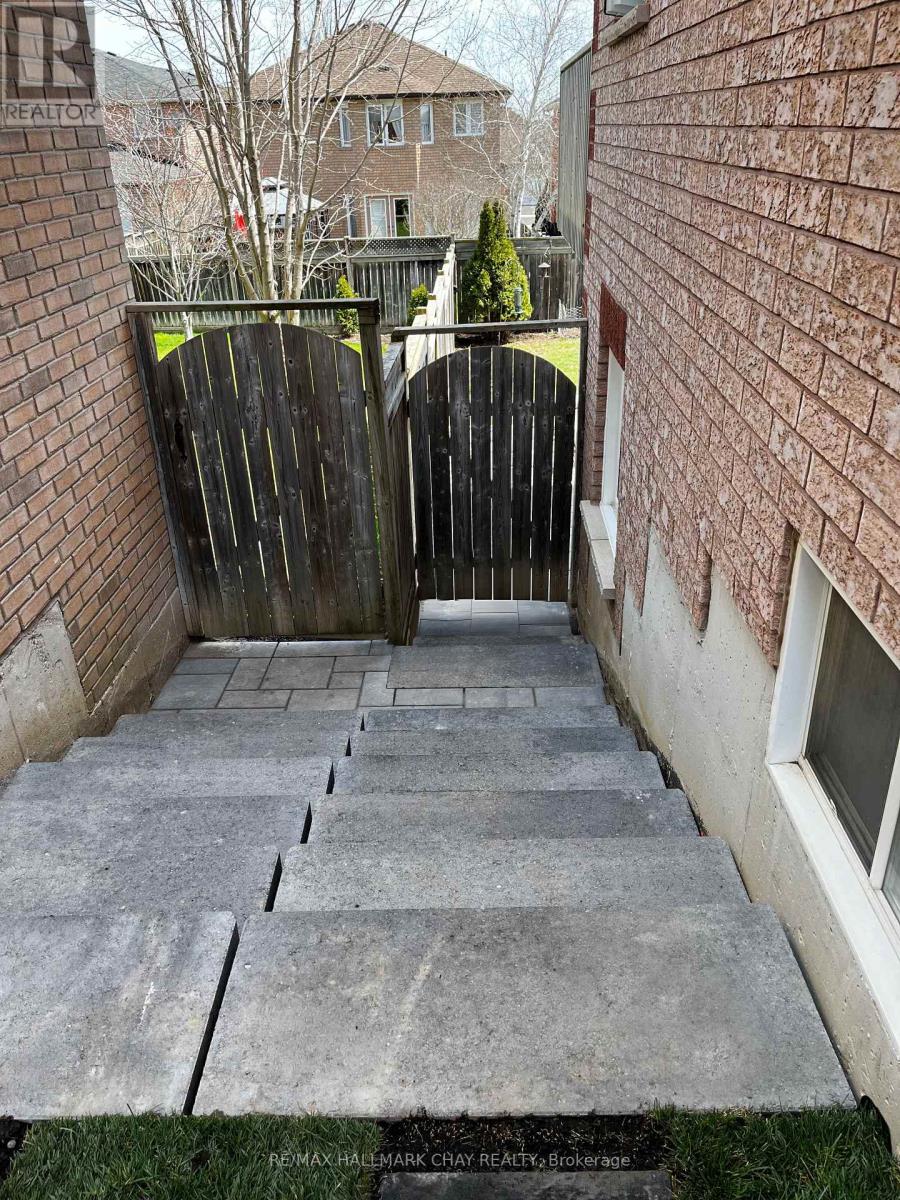 75 Smith Street, Bradford West Gwillimbury, Ontario  L3Z 3E3 - Photo 46 - N12718942