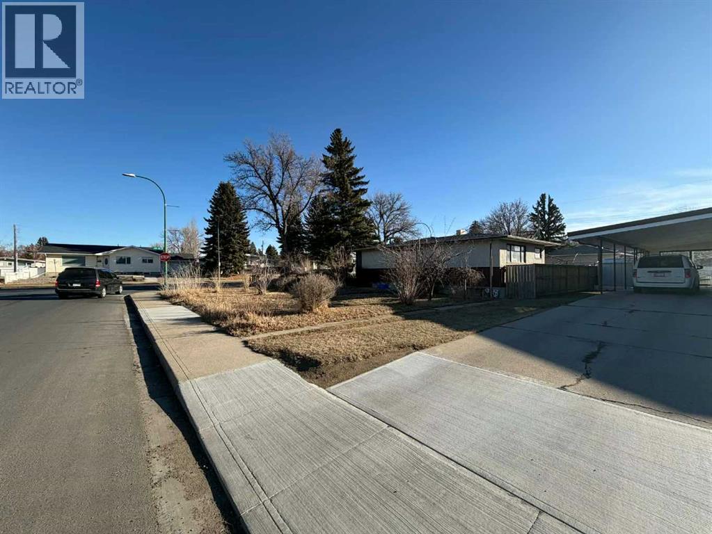 1216 23 Street N, Lethbridge, Alberta  T1H 3T4 - Photo 4 - A2280770