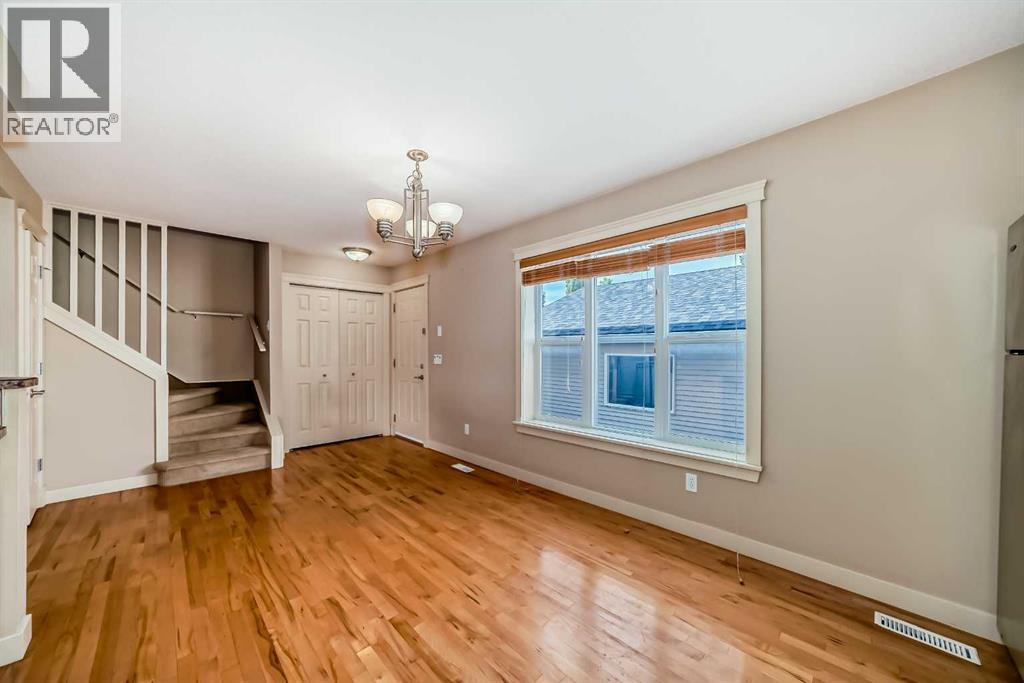 42 Ypres Green Sw, Calgary, Alberta  T2T 6M1 - Photo 10 - A2252885