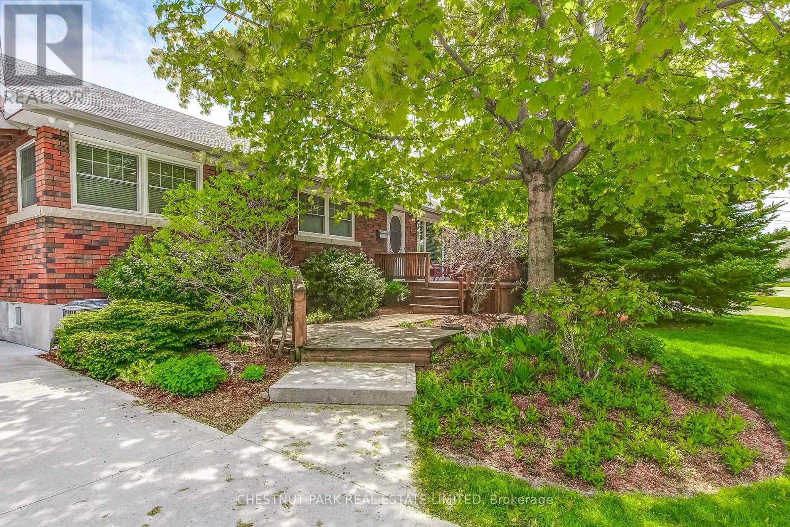 30 Mckenzie Street, St. Catharines, Ontario  L2M 2N1 - Photo 4 - X12524532