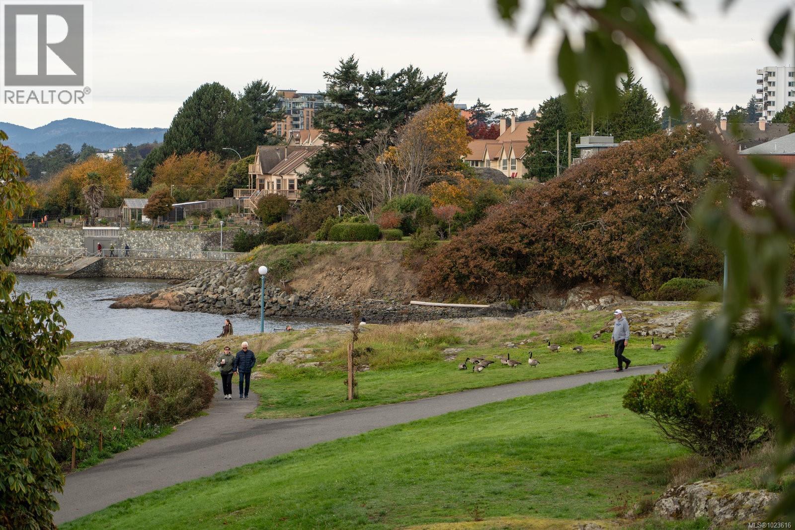 203 11 Cooperage Pl, Victoria, British Columbia  V9A 7J8 - Photo 9 - 1023616