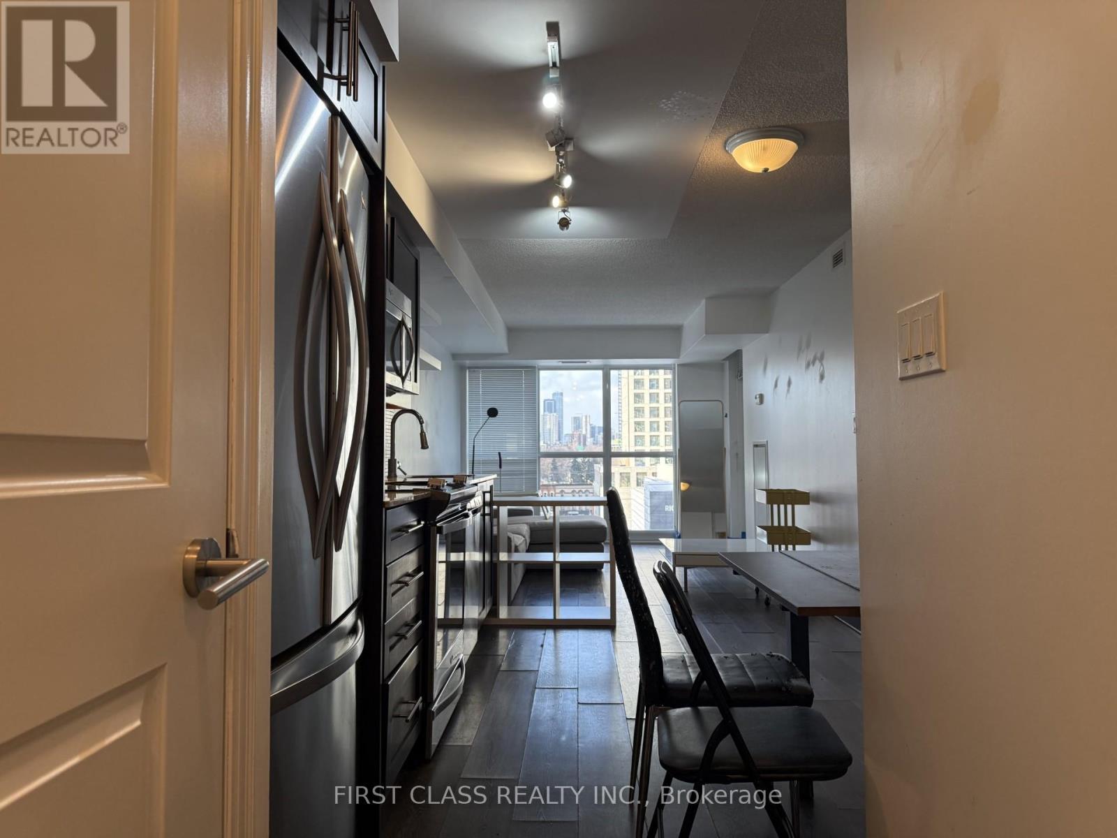 1018 - 400 Adelaide Street E, Toronto, Ontario  M5A 4S3 - Photo 2 - C12719804