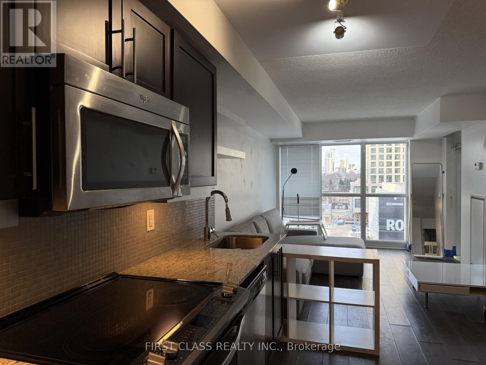 1018 - 400 Adelaide Street E, Toronto, Ontario  M5A 4S3 - Photo 4 - C12719804