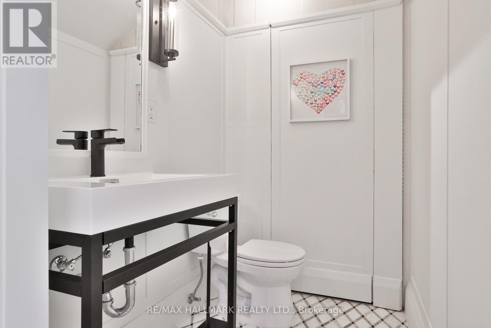 9 Glenarden Road, Toronto, Ontario  M6C 3J8 - Photo 13 - C12719834