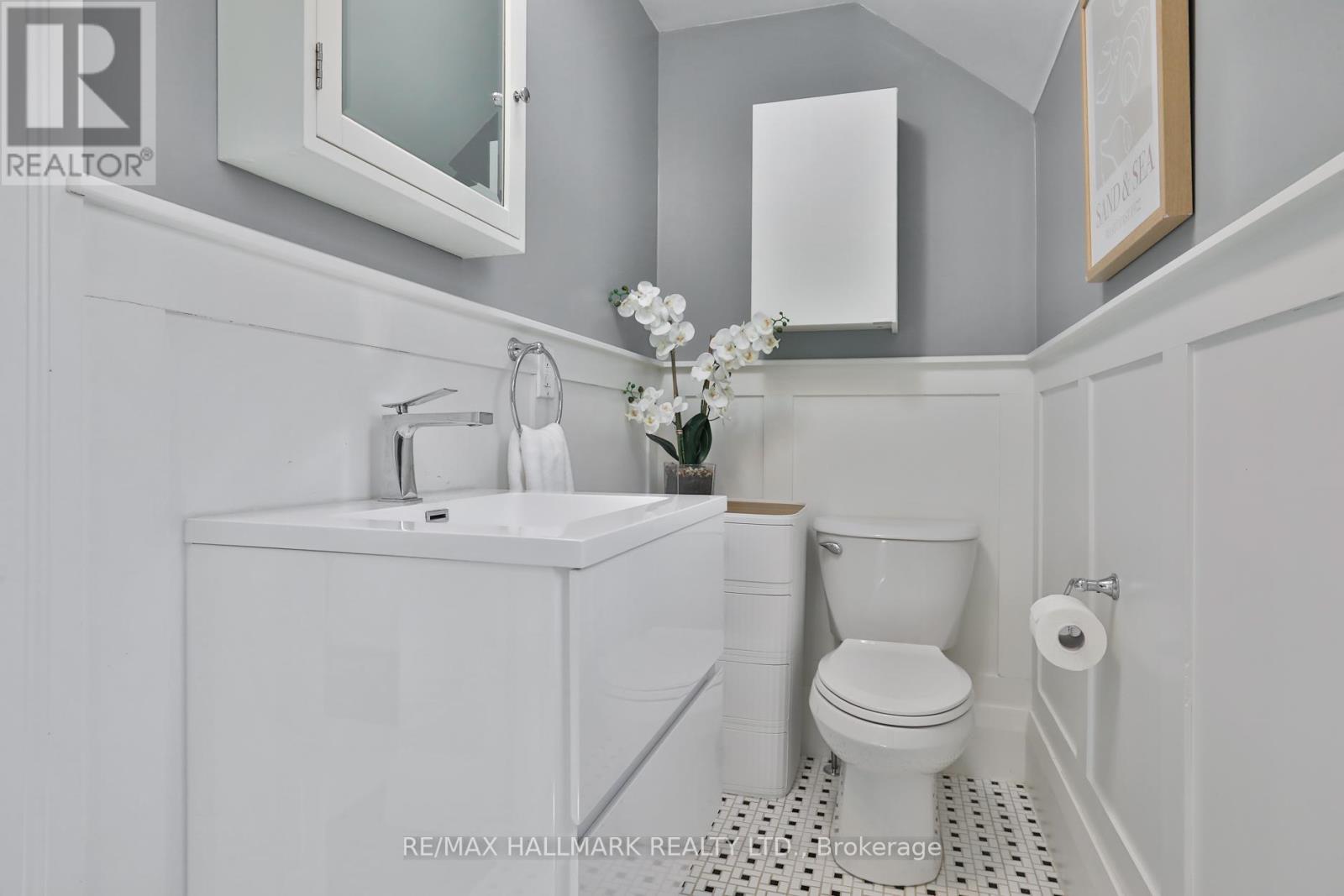 9 Glenarden Road, Toronto, Ontario  M6C 3J8 - Photo 19 - C12719834