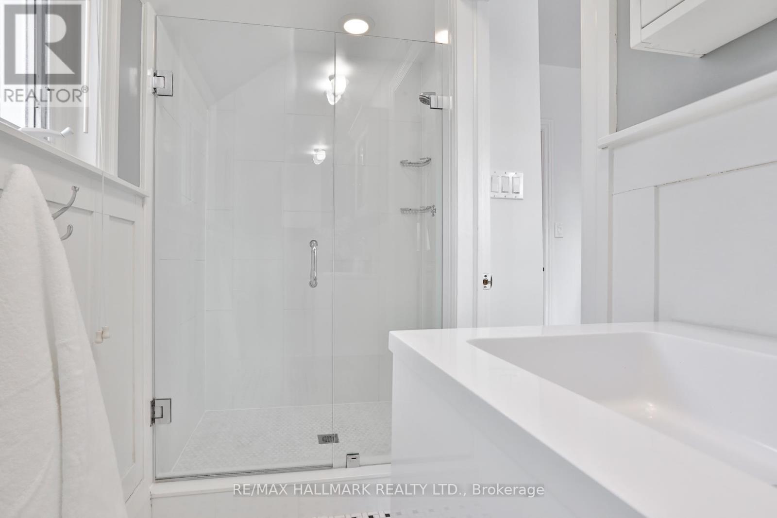 9 Glenarden Road, Toronto, Ontario  M6C 3J8 - Photo 20 - C12719834