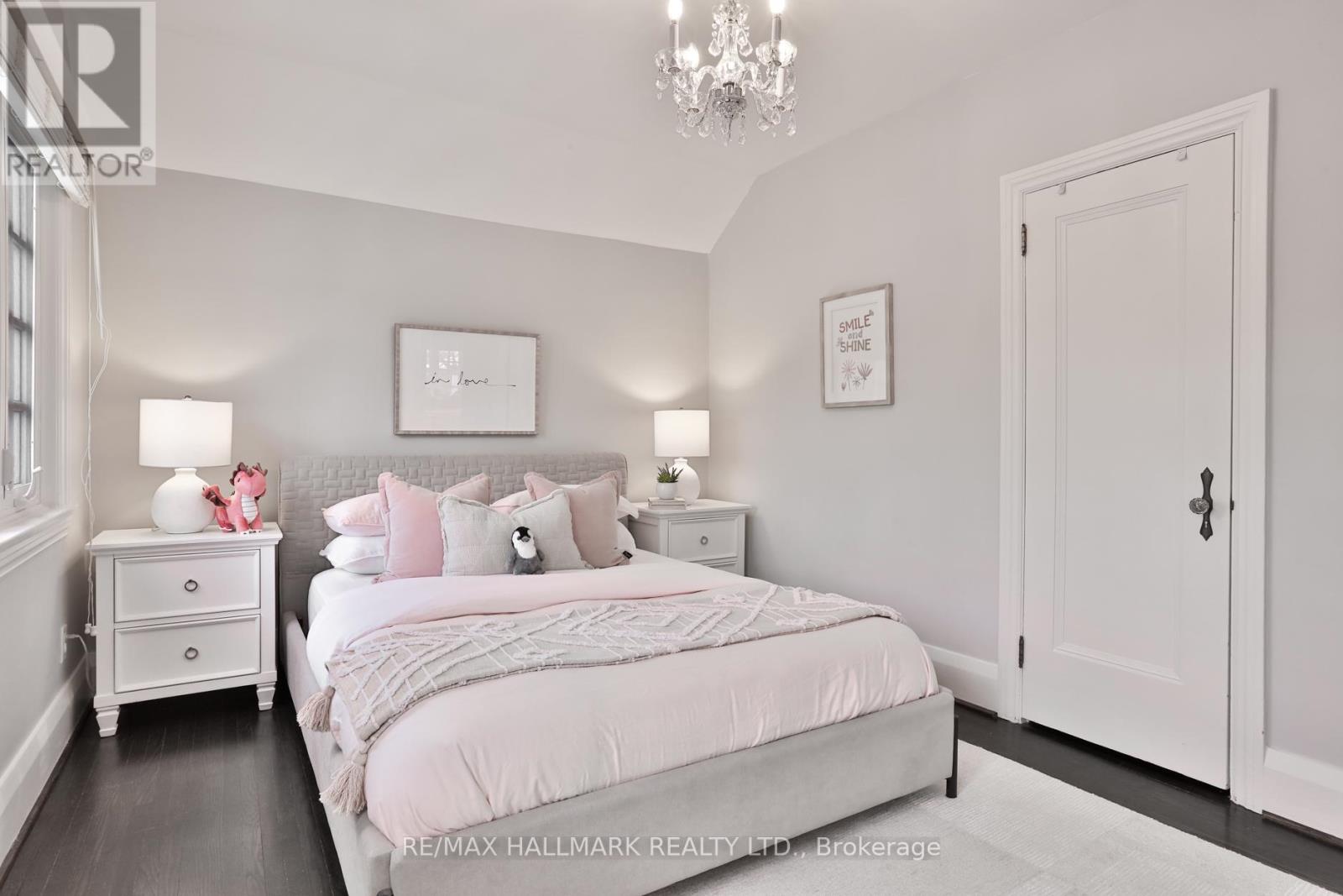 9 Glenarden Road, Toronto, Ontario  M6C 3J8 - Photo 22 - C12719834