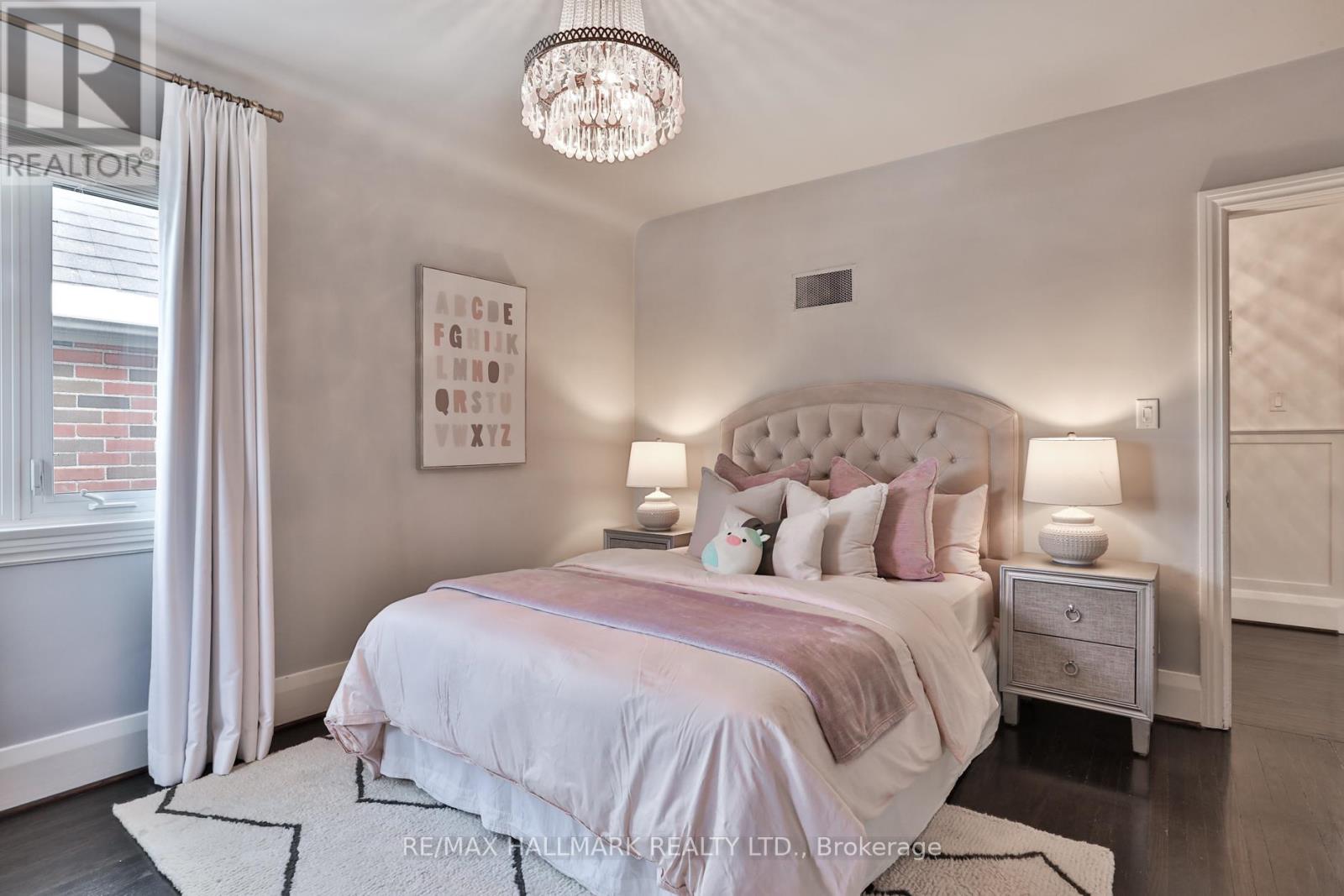 9 Glenarden Road, Toronto, Ontario  M6C 3J8 - Photo 24 - C12719834