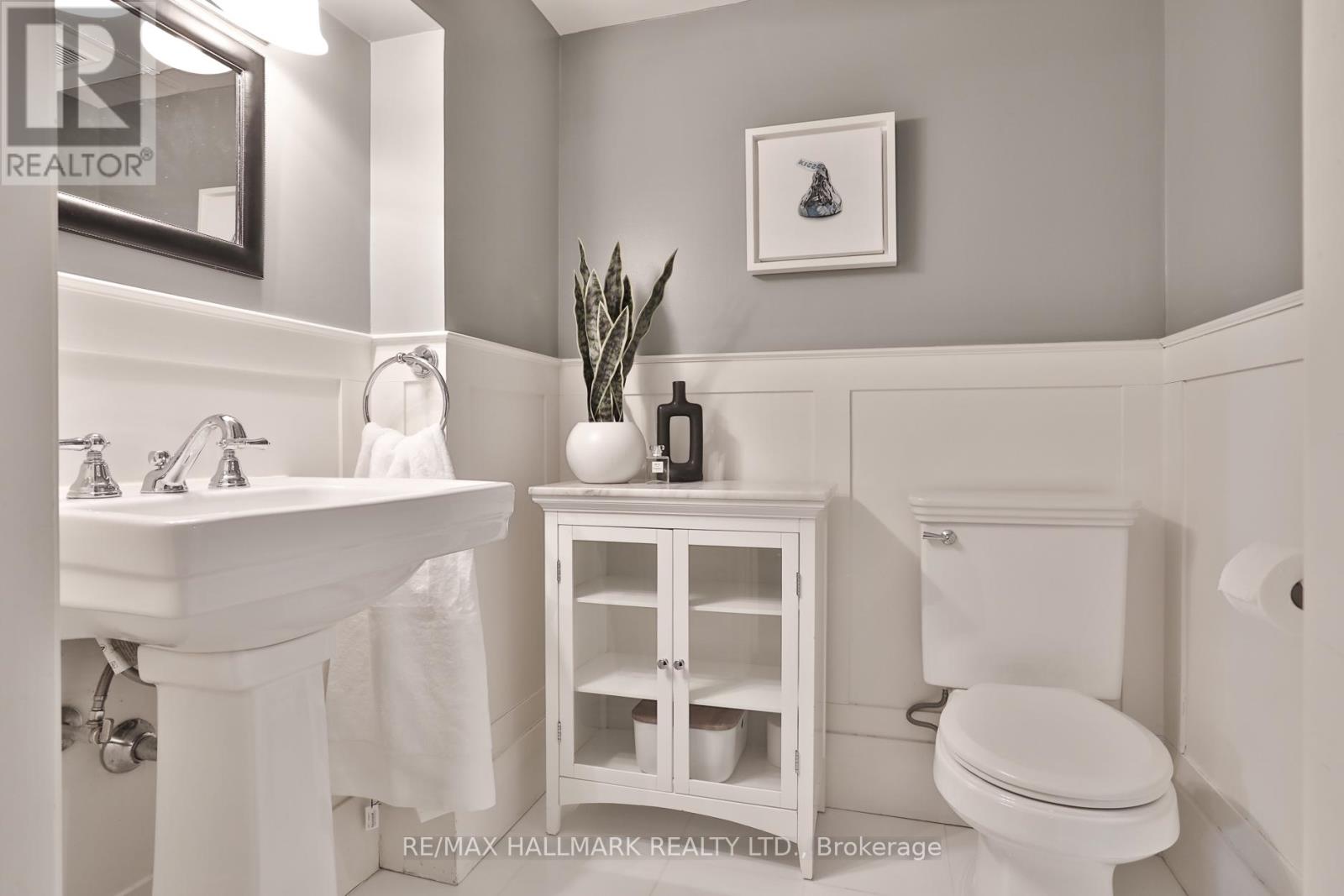 9 Glenarden Road, Toronto, Ontario  M6C 3J8 - Photo 32 - C12719834