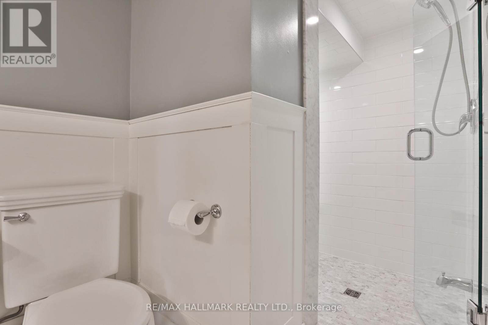 9 Glenarden Road, Toronto, Ontario  M6C 3J8 - Photo 33 - C12719834