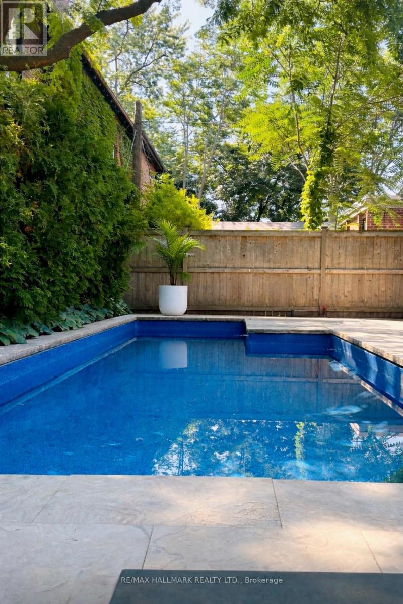 9 Glenarden Road, Toronto, Ontario  M6C 3J8 - Photo 37 - C12719834