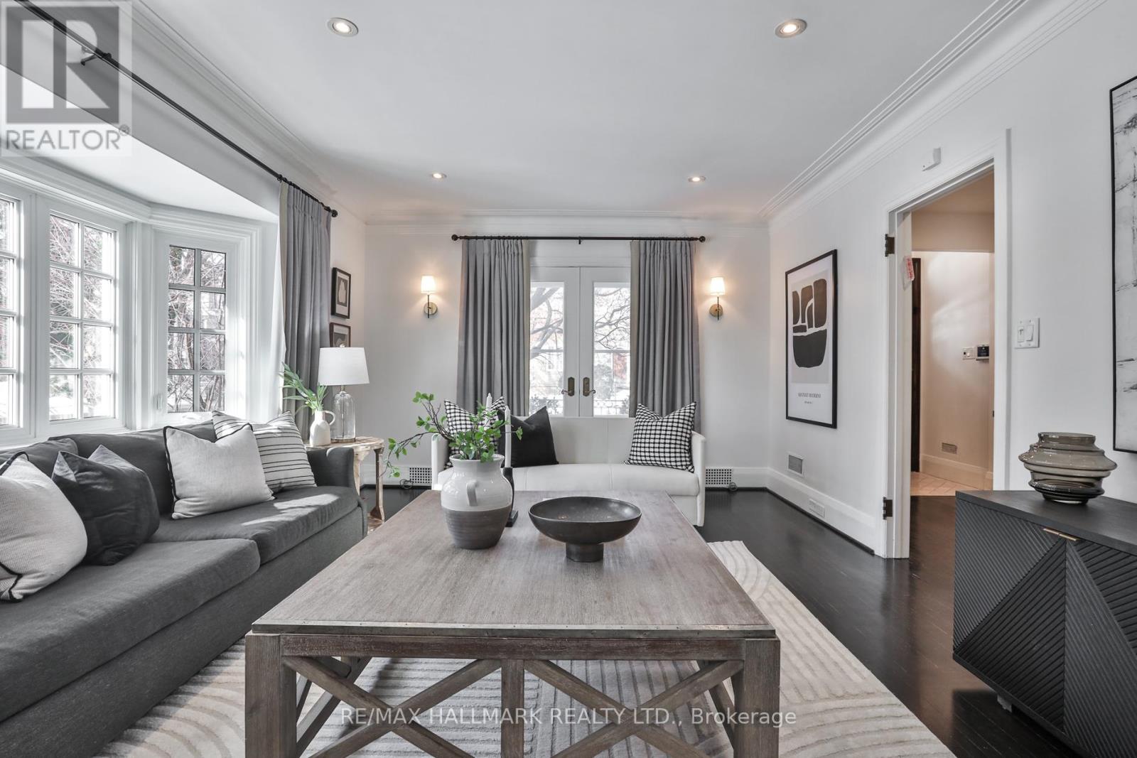 9 Glenarden Road, Toronto, Ontario  M6C 3J8 - Photo 4 - C12719834