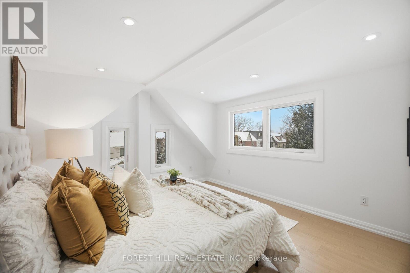 128 Duvernet Avenue, Toronto, Ontario  M4E 1V4 - Photo 17 - E12719808