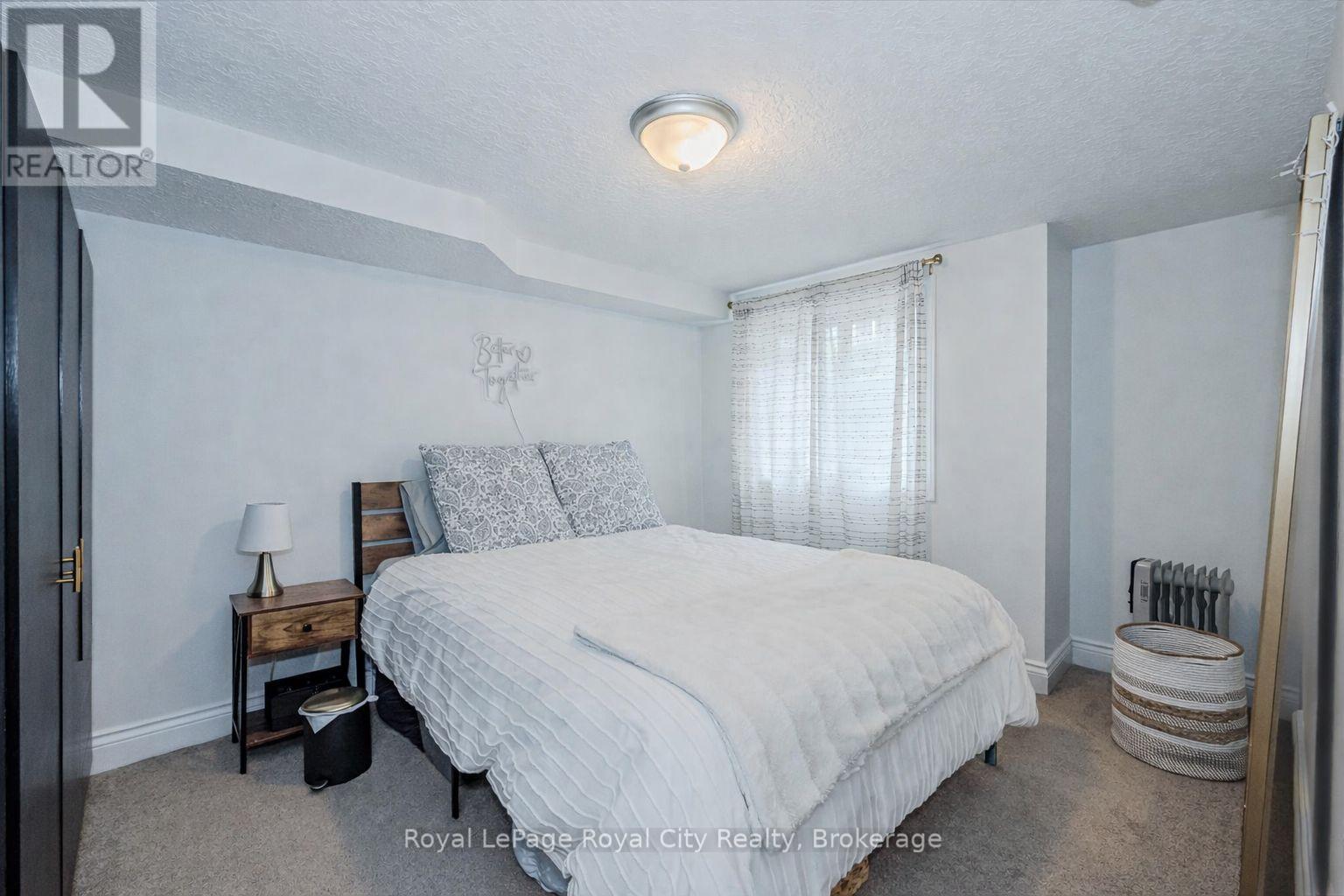 2 Oakridge Crescent, Guelph, Ontario N1L 1J1 - Photo 41 - X12714396