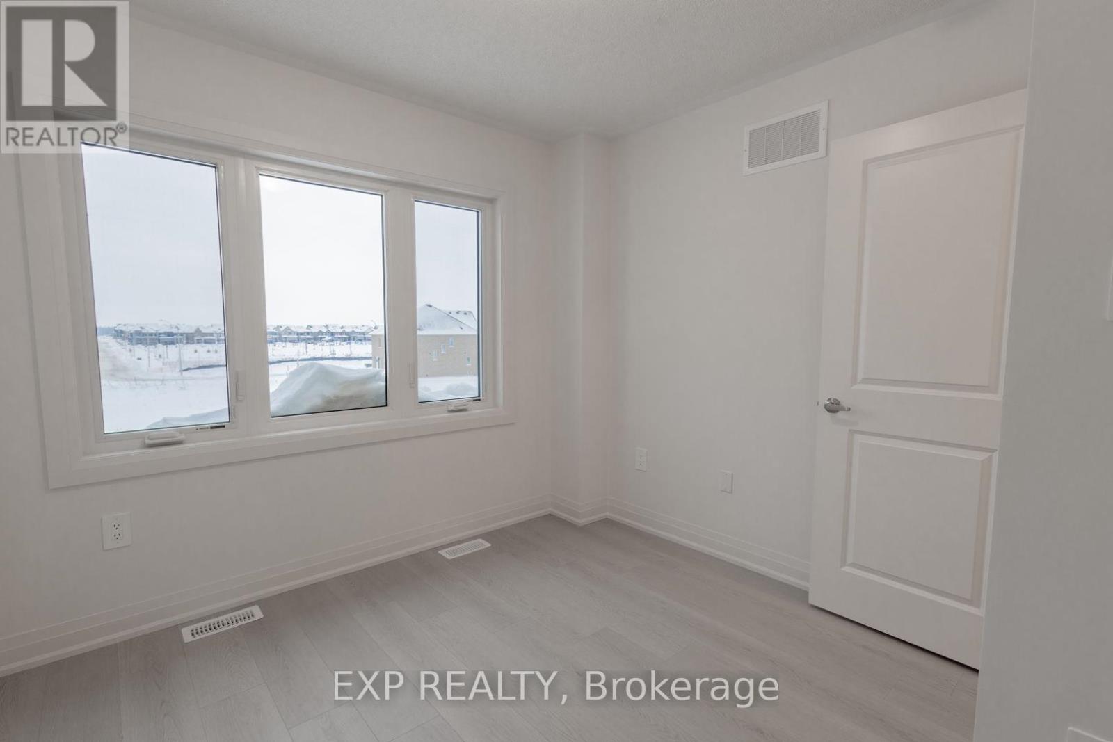 26 Stockholm Road, Barrie, Ontario  L9J 0L8 - Photo 15 - S12719810