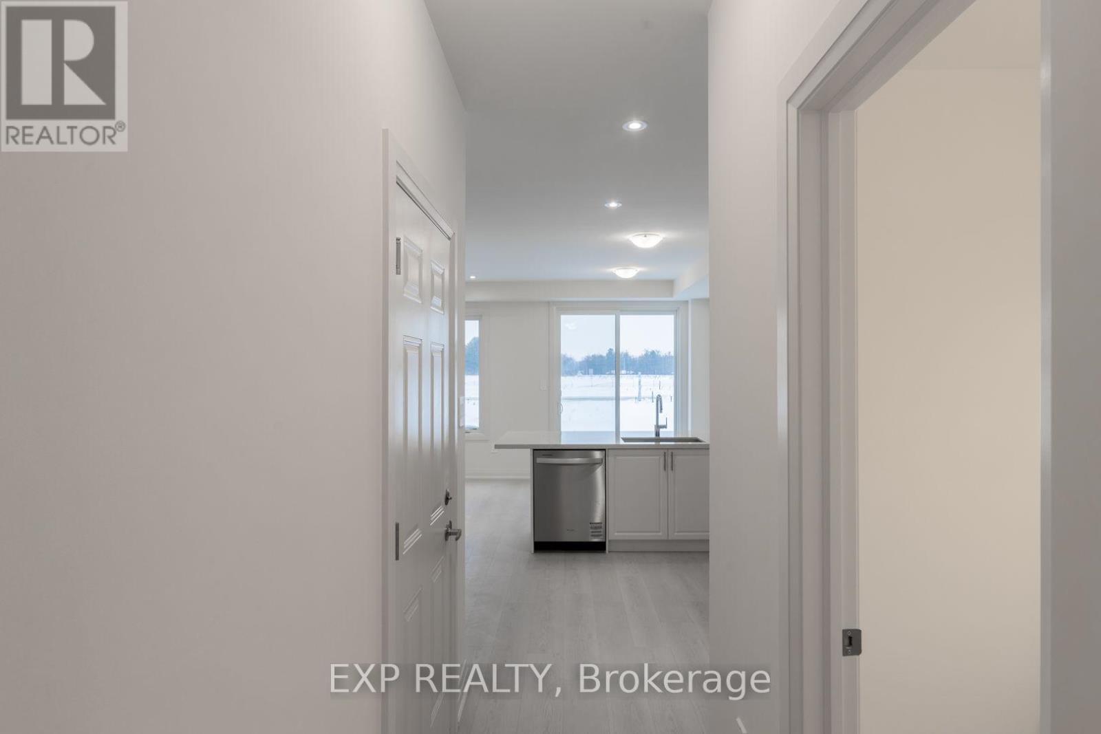 26 Stockholm Road, Barrie, Ontario  L9J 0L8 - Photo 6 - S12719810