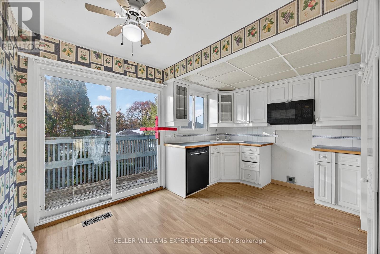 19 Debra Crescent, Barrie, Ontario  L4N 3T2 - Photo 17 - S12719832