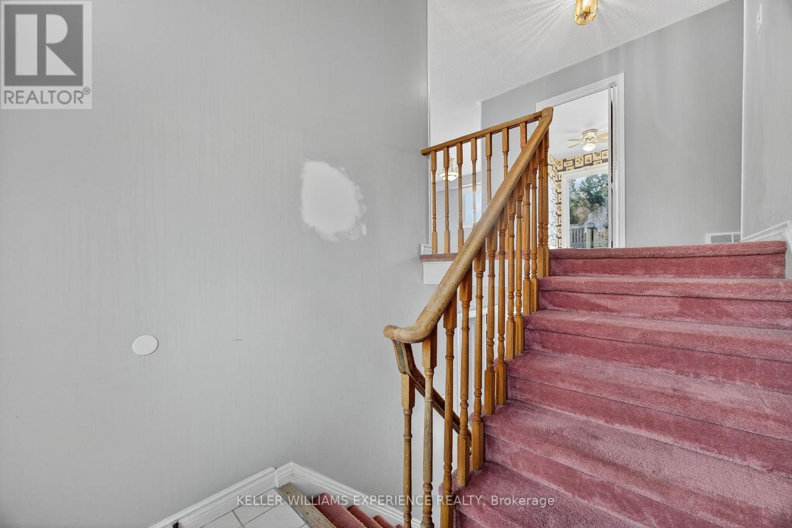 19 Debra Crescent, Barrie, Ontario  L4N 3T2 - Photo 5 - S12719832