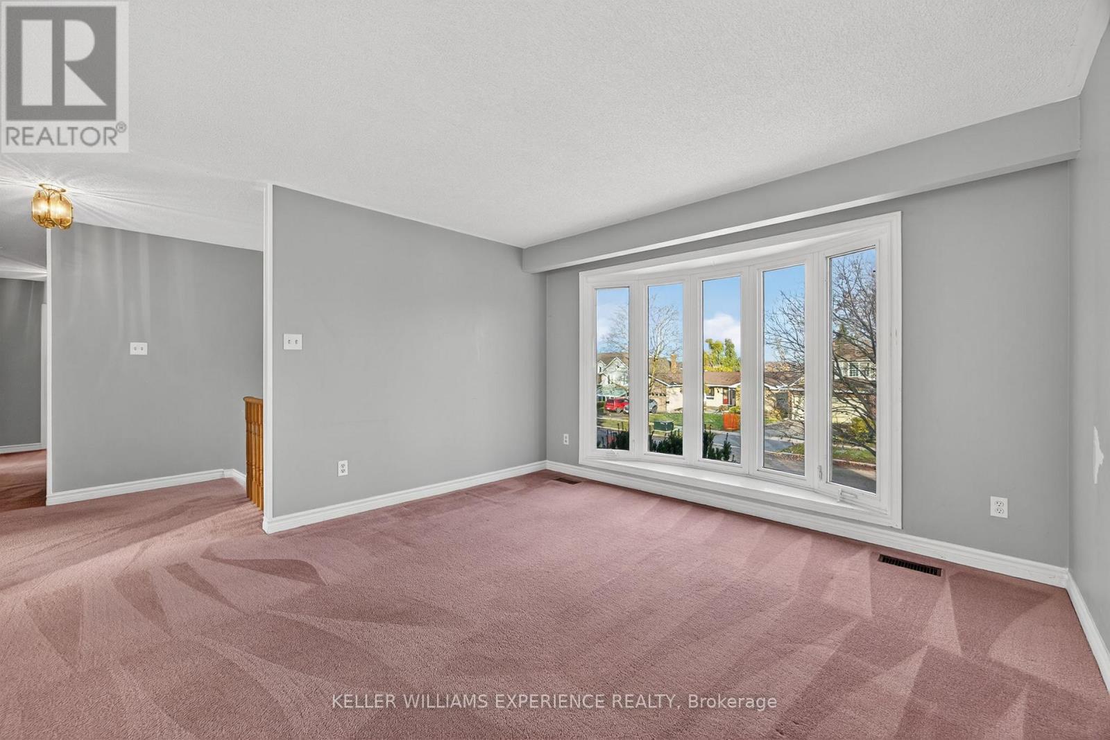 19 Debra Crescent, Barrie, Ontario  L4N 3T2 - Photo 9 - S12719832