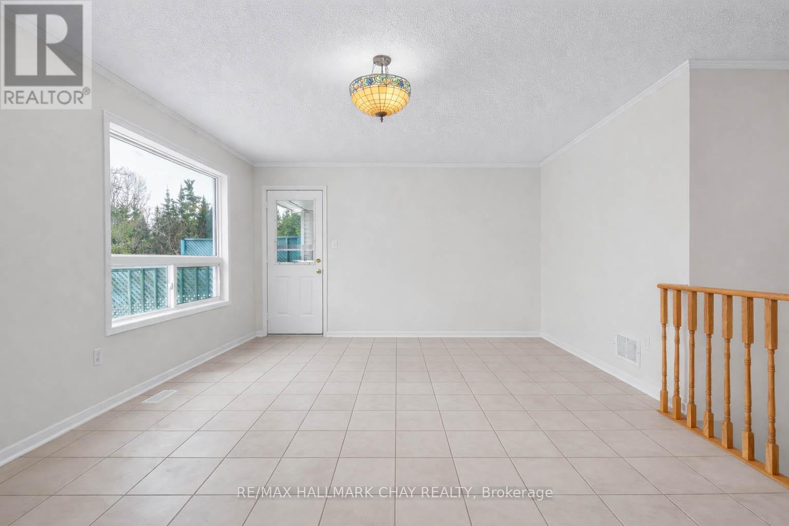 1667 Tiny Beaches Road S, Tiny, Ontario  L0L 1P0 - Photo 7 - S12719836