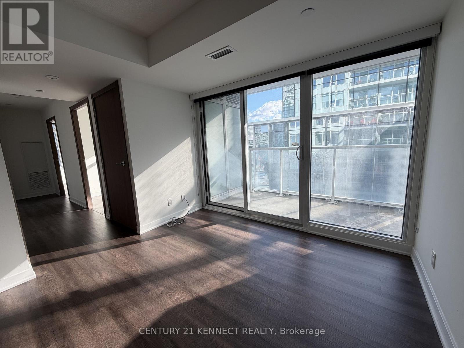 1015 - 17 Bathurst Street, Toronto, Ontario  M5V 0N1 - Photo 6 - C12648440