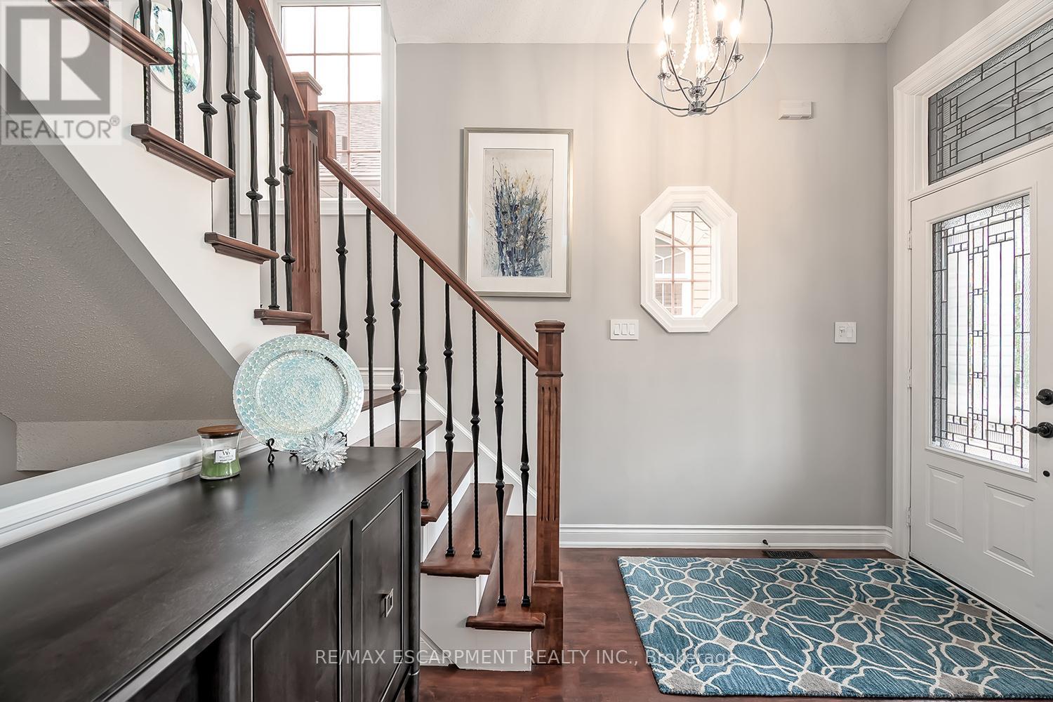 4304 Taywood Drive, Burlington, Ontario  L7M 4S7 - Photo 5 - W12719826