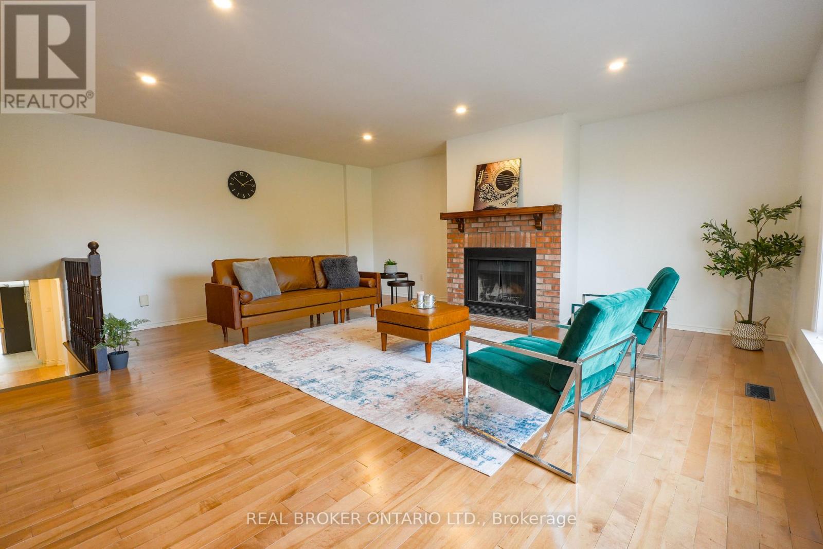 4326 Waterford Crescent, Mississauga, Ontario  L5R 2B2 - Photo 13 - W12719830