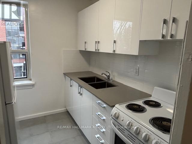 215 - 2 Newholm Road, Toronto, Ontario  M8Y 3M4 - Photo 4 - W12719842