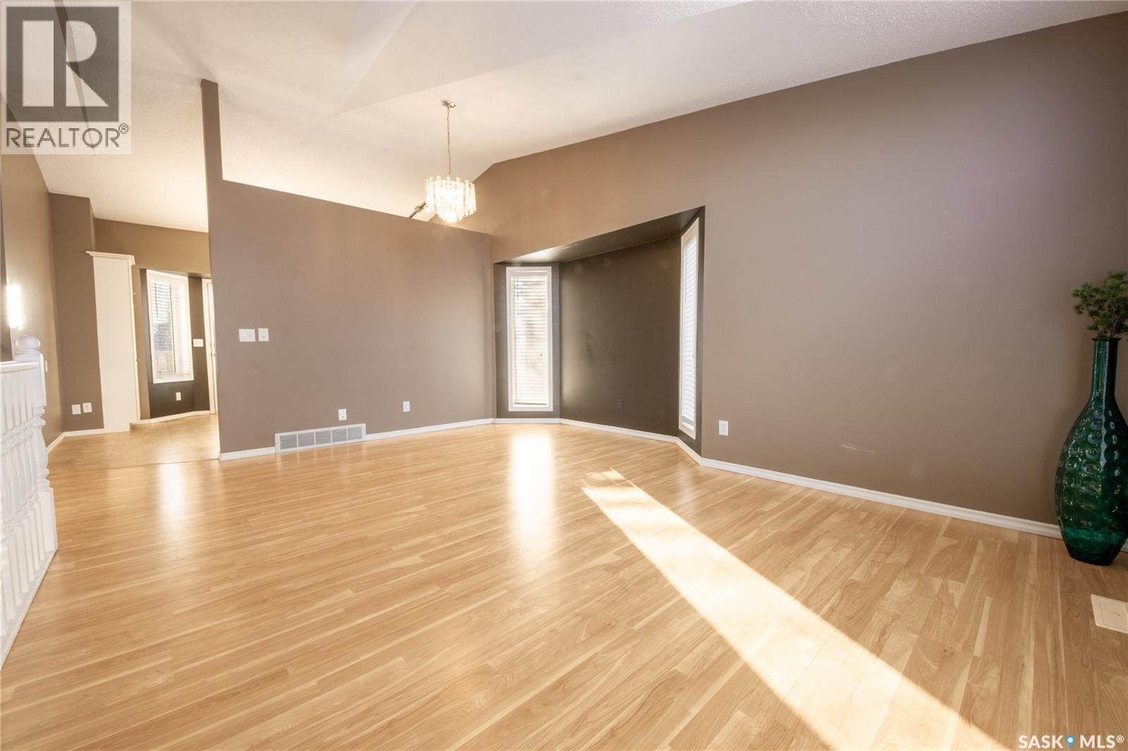 9 644 Heritage Lane, Saskatoon, Saskatchewan  S7H 5P8 - Photo 6 - SK024103