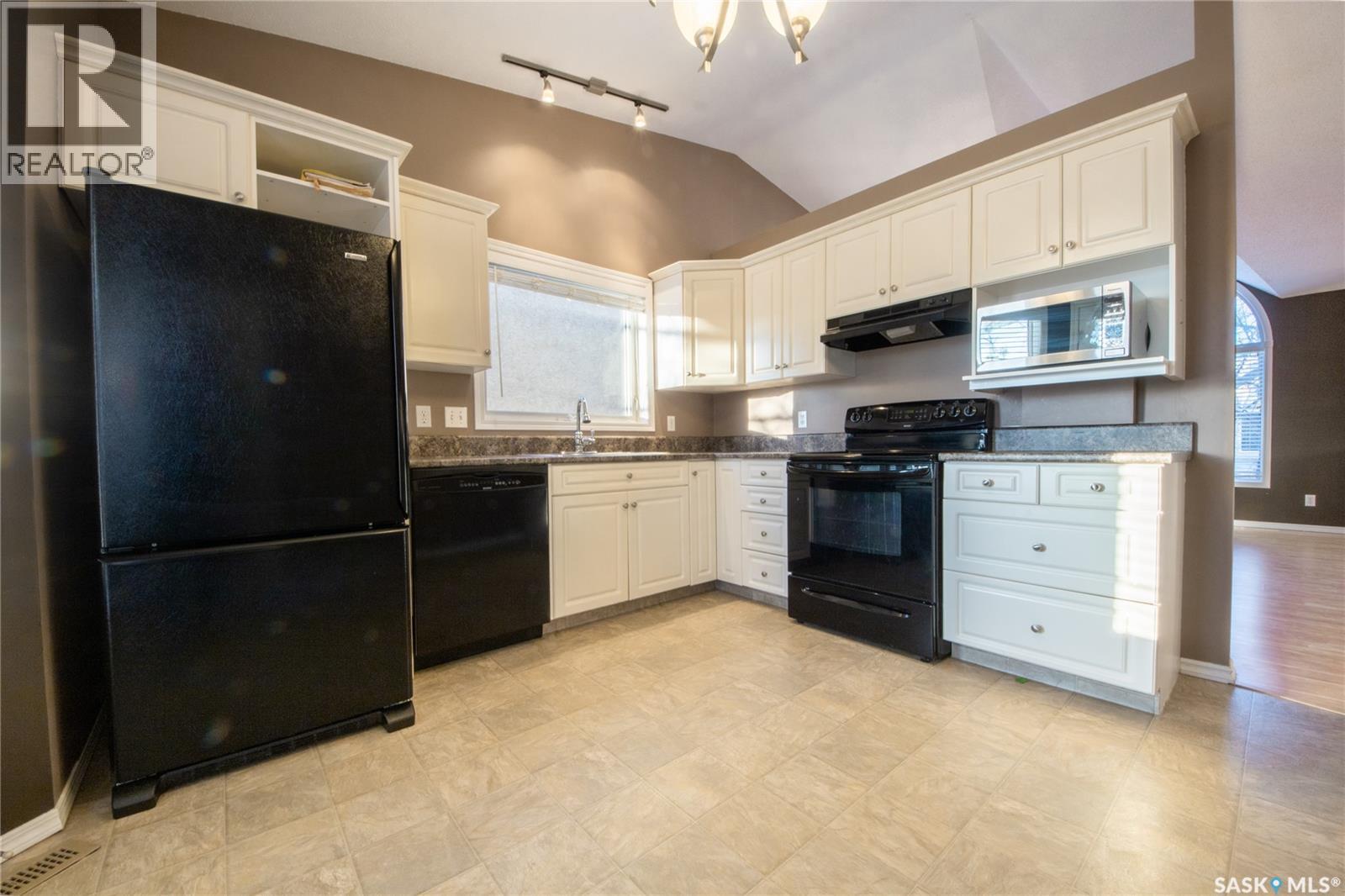 9 644 Heritage Lane, Saskatoon, Saskatchewan  S7H 5P8 - Photo 11 - SK024103