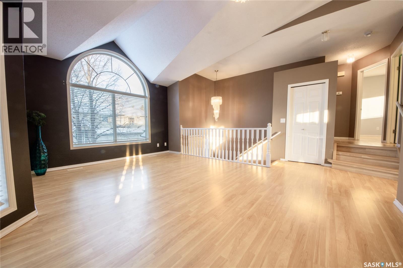 9 644 Heritage Lane, Saskatoon, Saskatchewan  S7H 5P8 - Photo 2 - SK024103