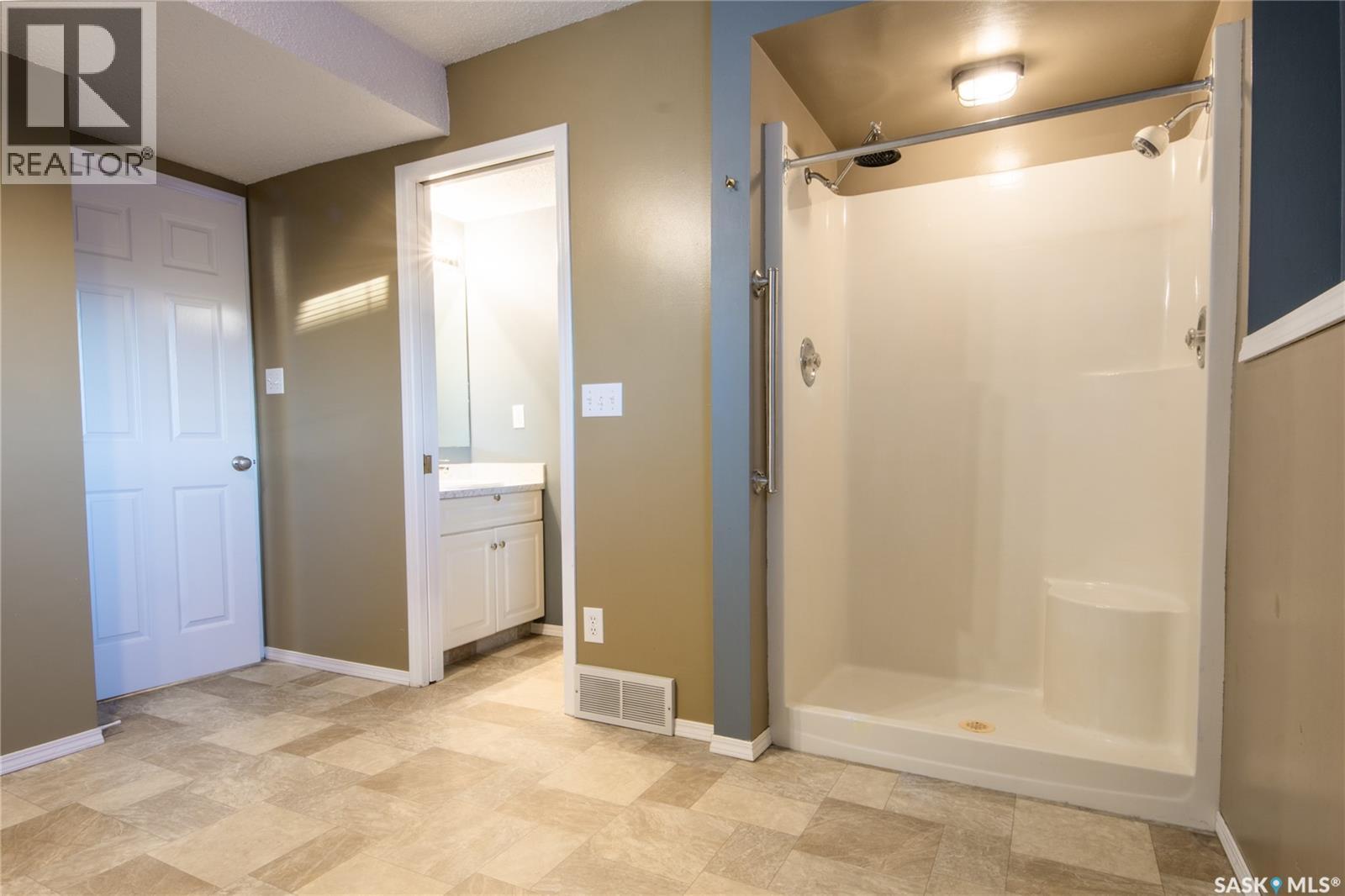 9 644 Heritage Lane, Saskatoon, Saskatchewan  S7H 5P8 - Photo 20 - SK024103