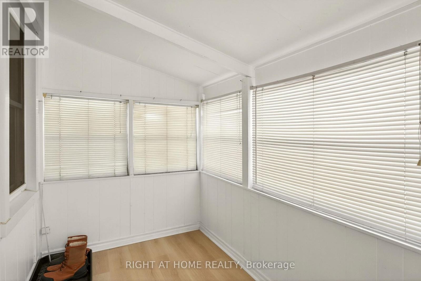 168 East 45th Street, Hamilton, Ontario  L8T 3K3 - Photo 11 - X12719848