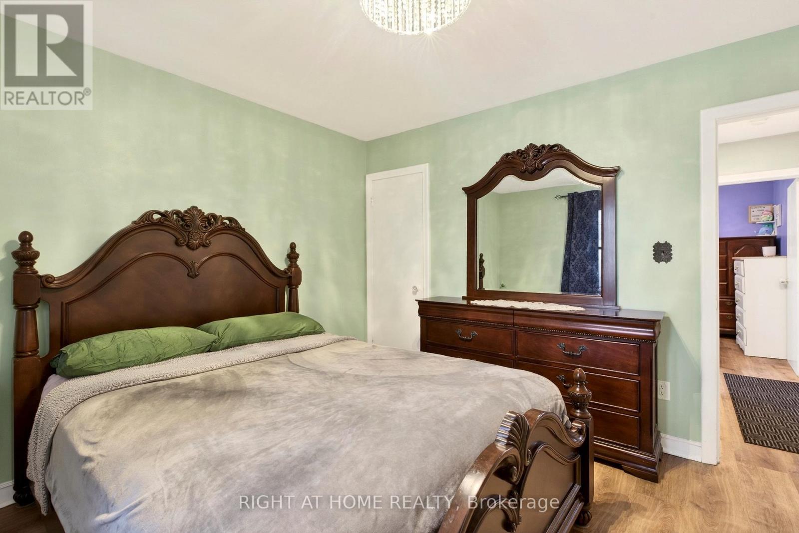 168 East 45th Street, Hamilton, Ontario  L8T 3K3 - Photo 13 - X12719848