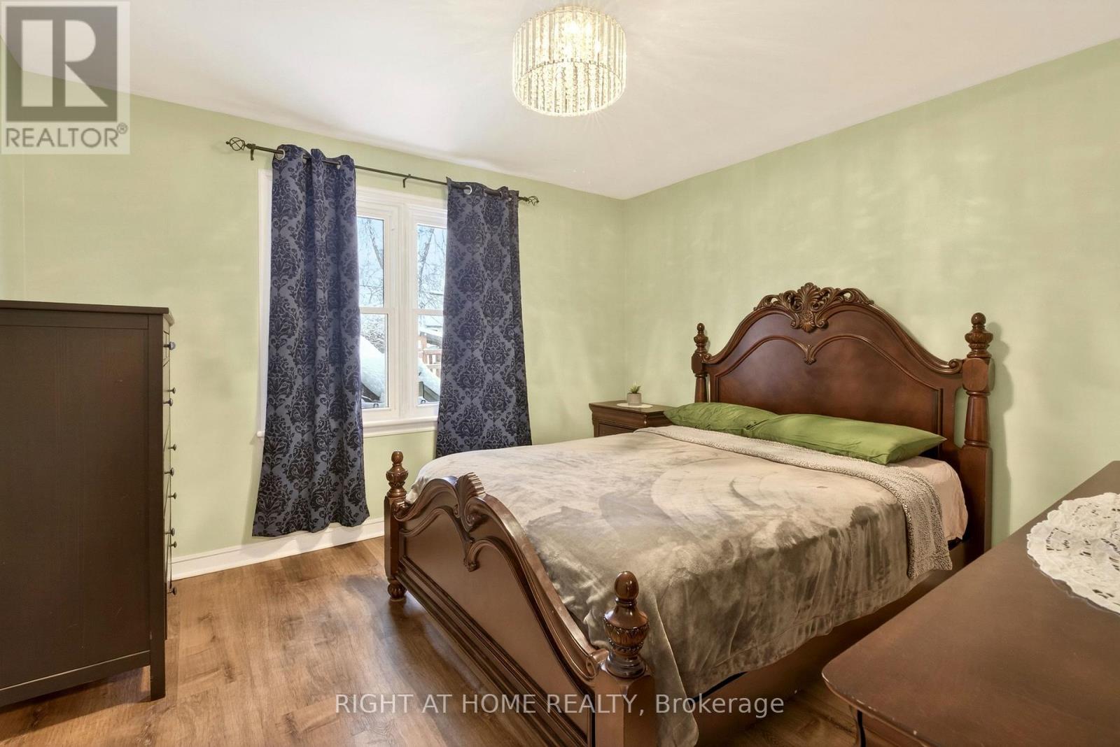 168 East 45th Street, Hamilton, Ontario  L8T 3K3 - Photo 14 - X12719848