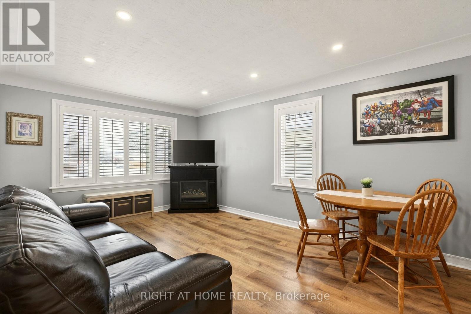 168 East 45th Street, Hamilton, Ontario  L8T 3K3 - Photo 4 - X12719848