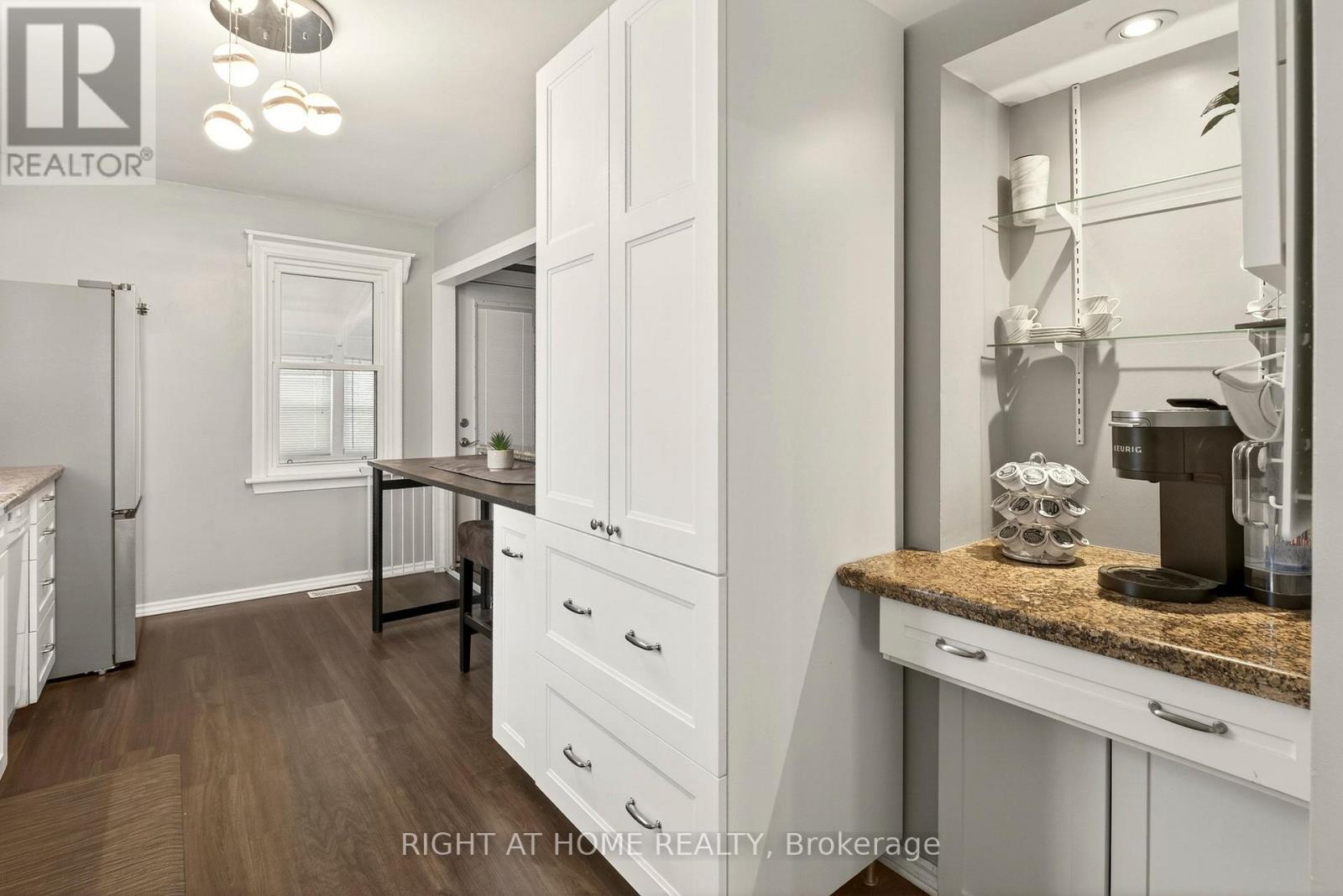 168 East 45th Street, Hamilton, Ontario  L8T 3K3 - Photo 8 - X12719848