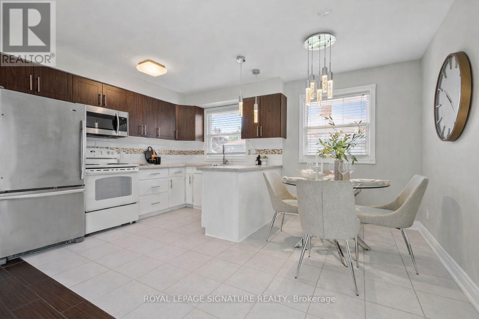 621 Wychwood Street, Oshawa, Ontario  L1G 2T4 - Photo 4 - E12653050