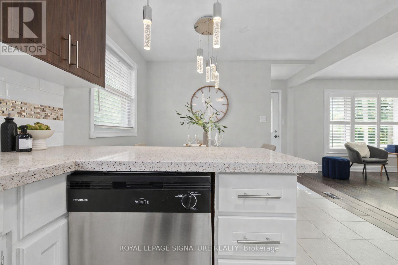 621 Wychwood Street, Oshawa, Ontario  L1G 2T4 - Photo 6 - E12653050