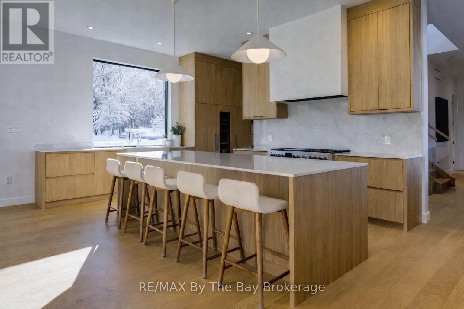 18 Raintree Court, Clearview, Ontario L9Y 0K2 - Photo 11 - S12719884