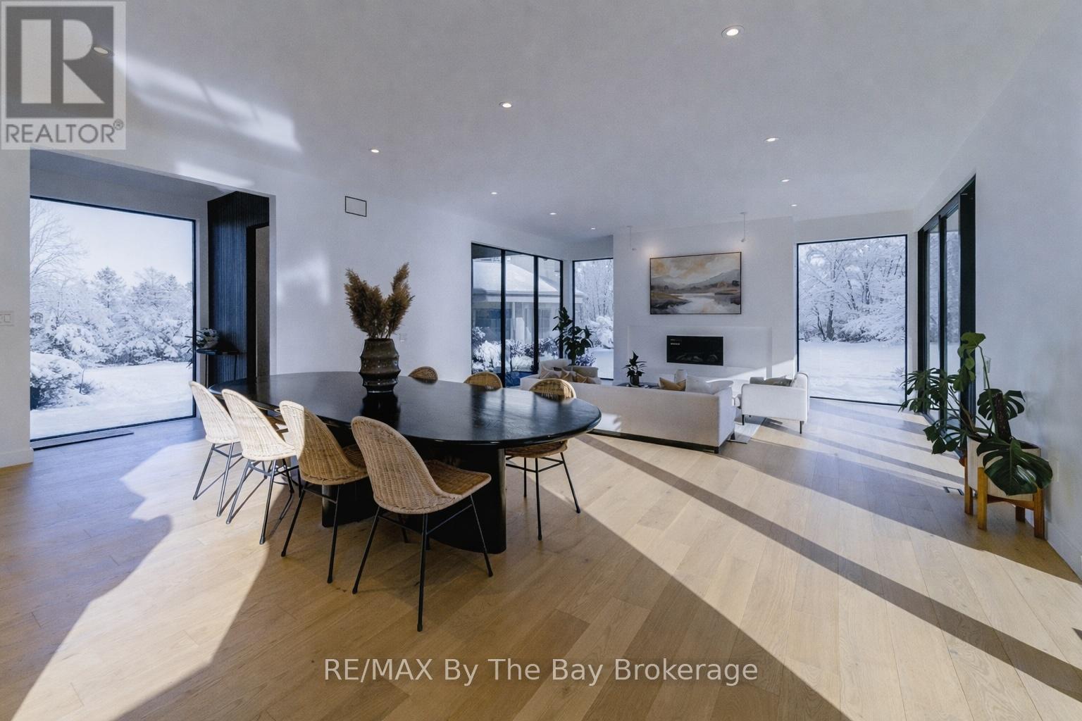 18 Raintree Court, Clearview, Ontario L9Y 0K2 - Photo 7 - S12719884