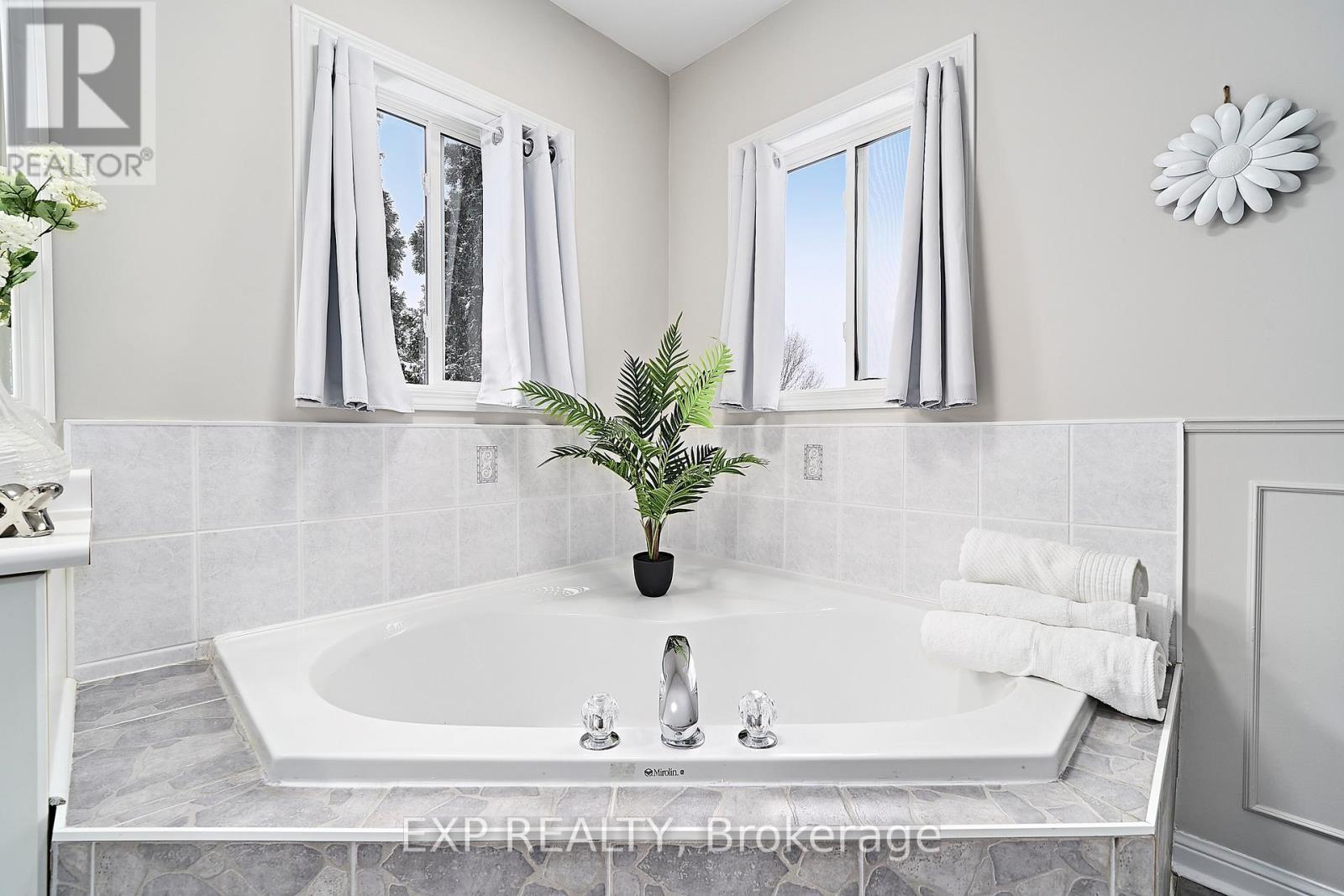 1193 Summerwood Heights, Oshawa, Ontario L1K 2T8 - Photo 34 - E12719892