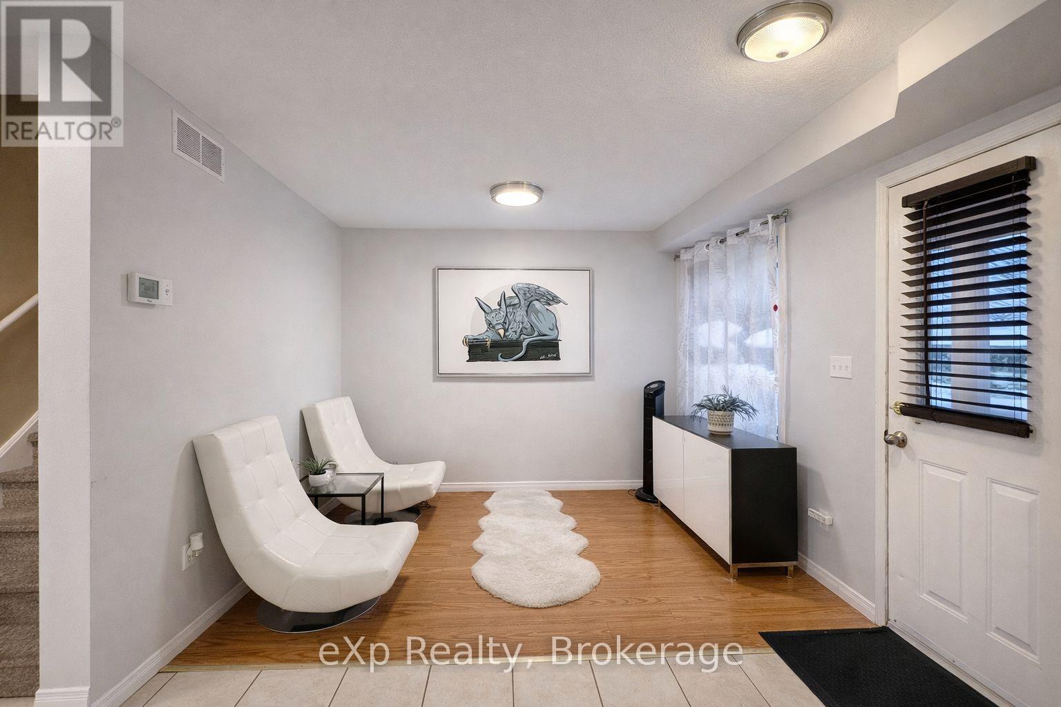 5 - 142 York Road, Guelph, Ontario  N1E 3E9 - Photo 2 - X12719920